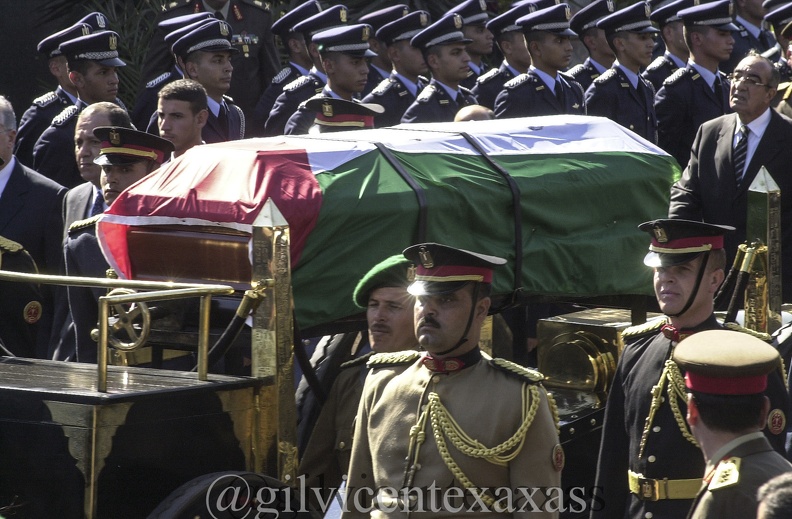 Enterro de Arafat, no Cairo.